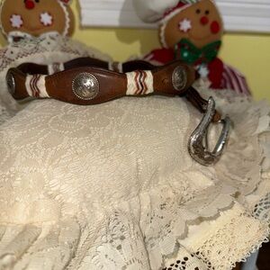 Tony lama raw hide belt leather women’s 28